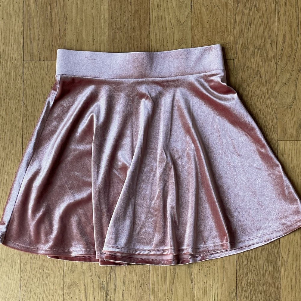 Forever 21 pretty pink ballet skirt. Size S.